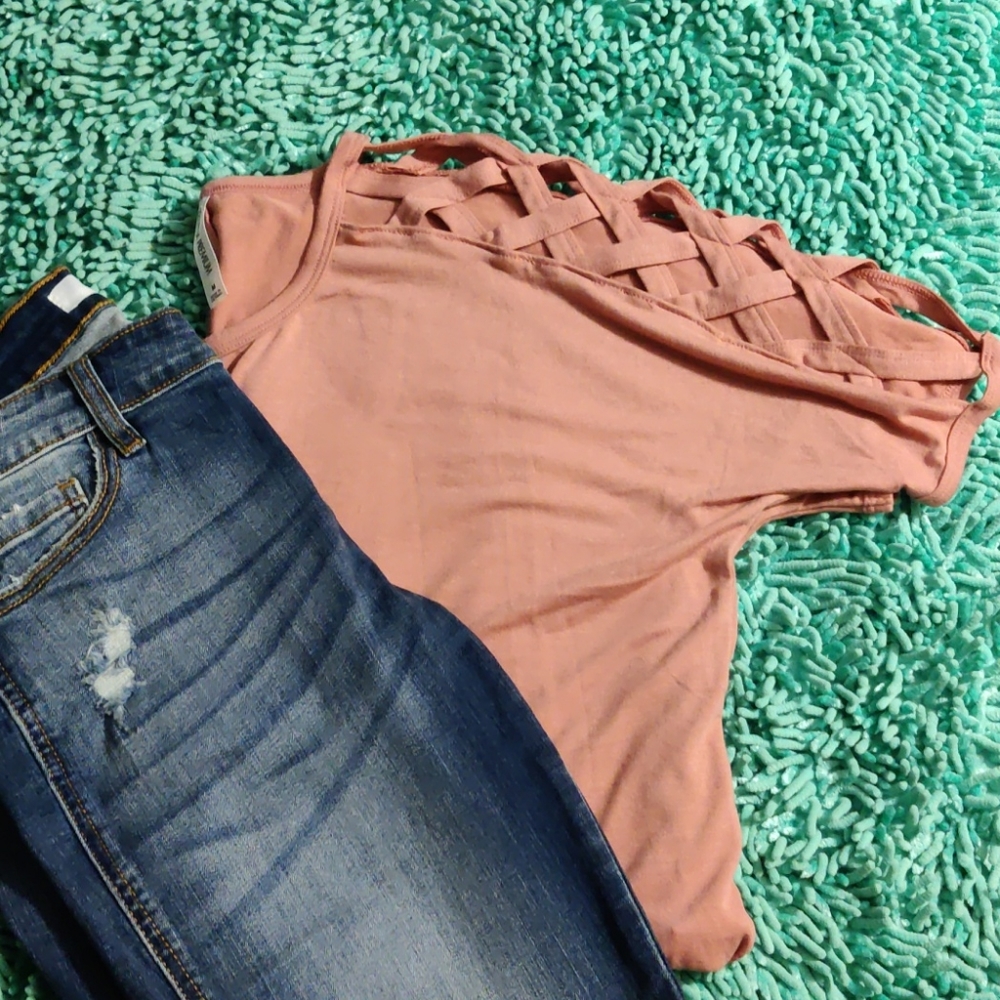 Lattice sleeve top